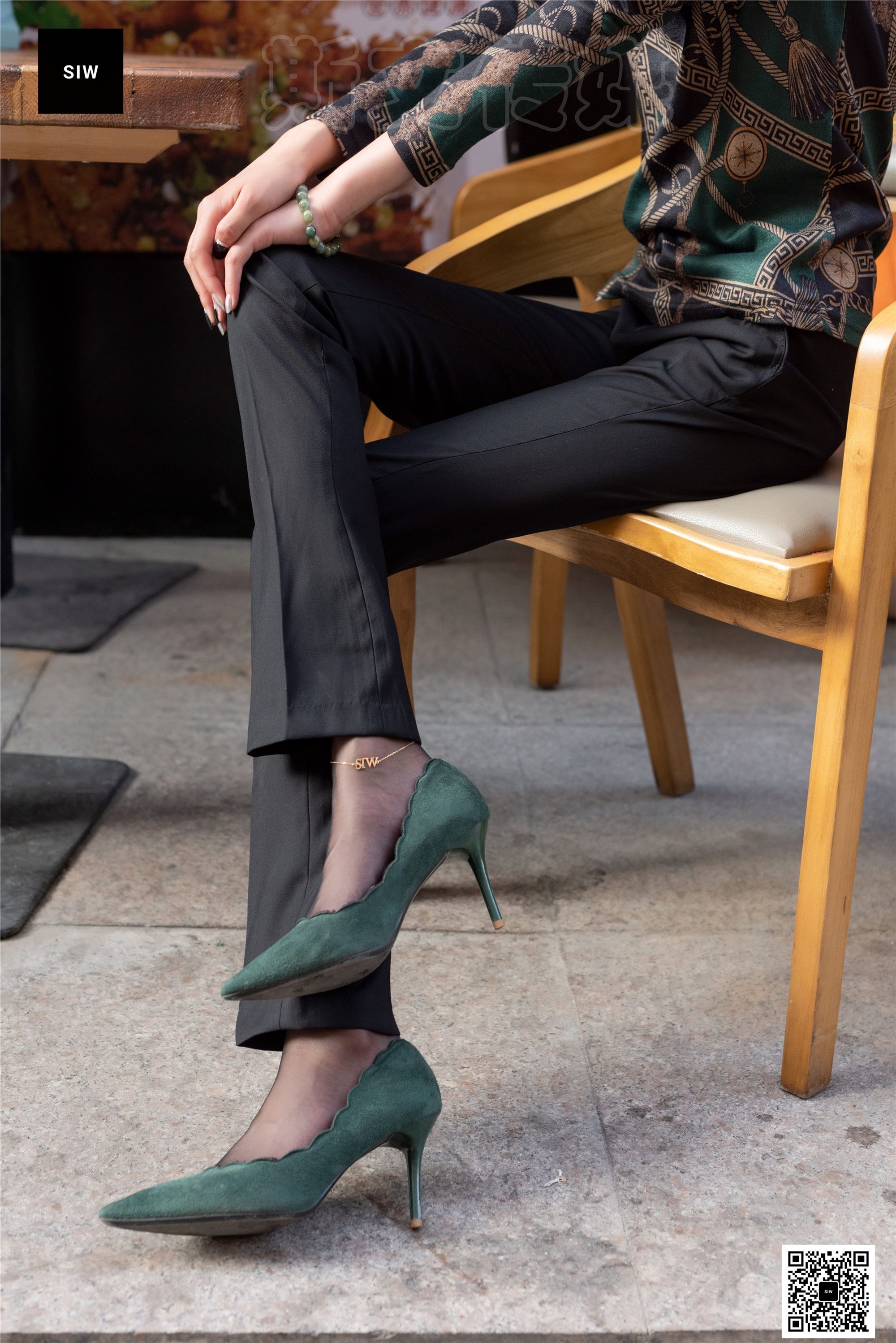 SIW斯文传媒 063 欧版翠绿印花高领长袖打底衫 - 新芳